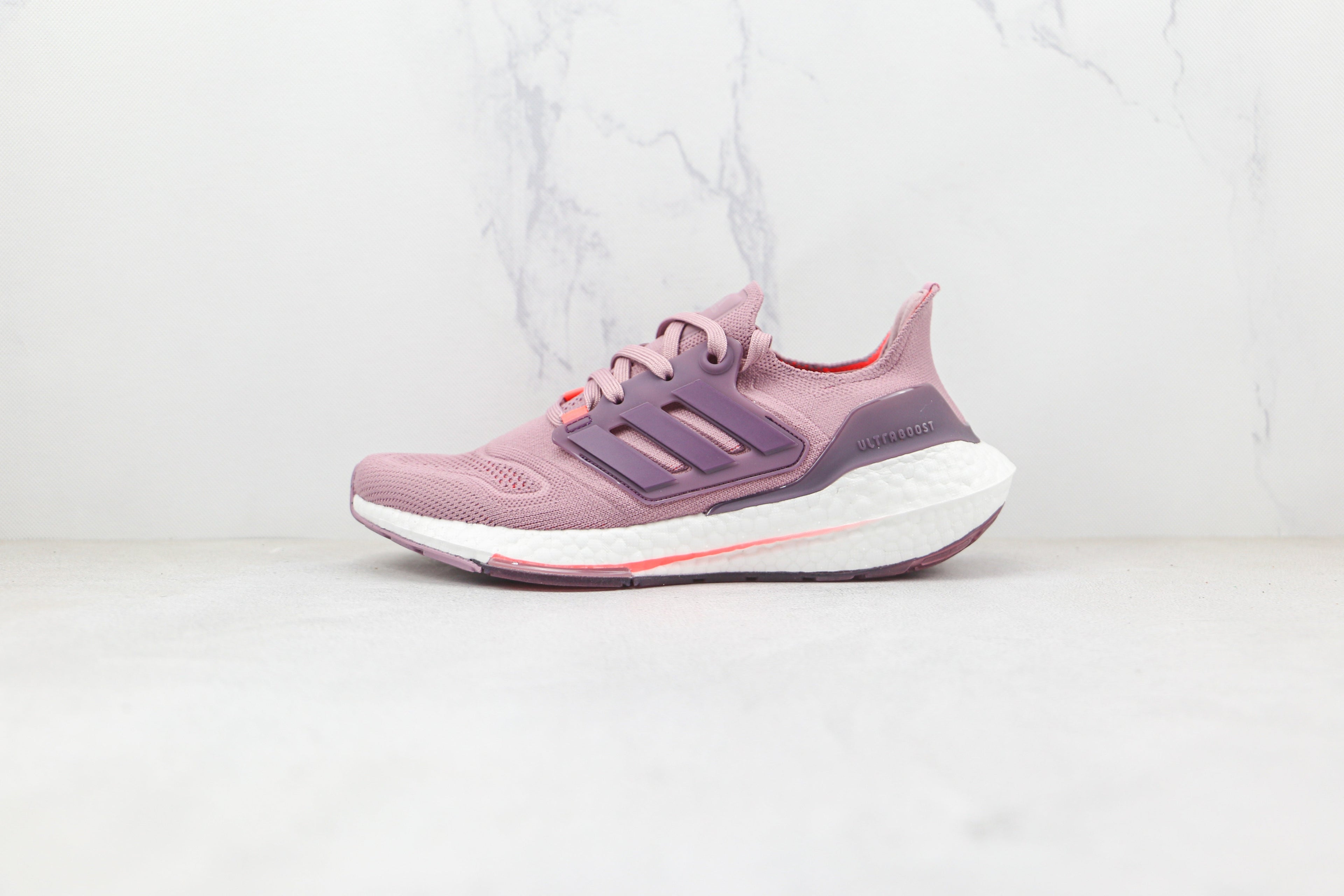 UltraBoost 22 Magic Mauve