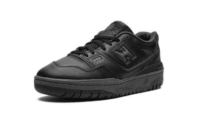 Court 550 Triple Black