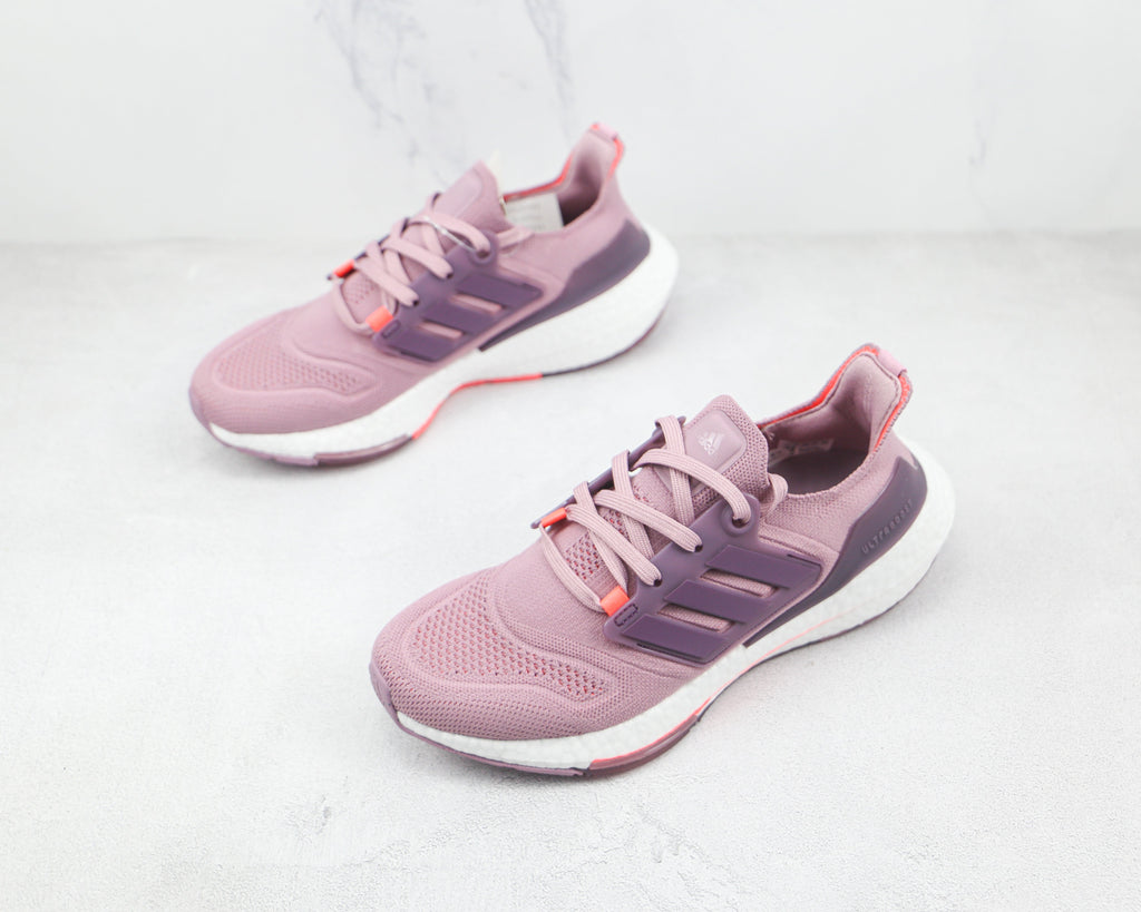 UltraBoost 22 Magic Mauve