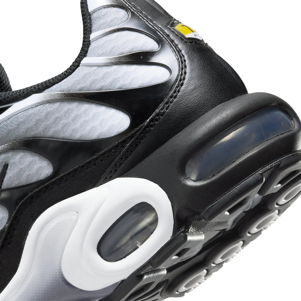 TN Runner Max Plus Black Metallic Silver