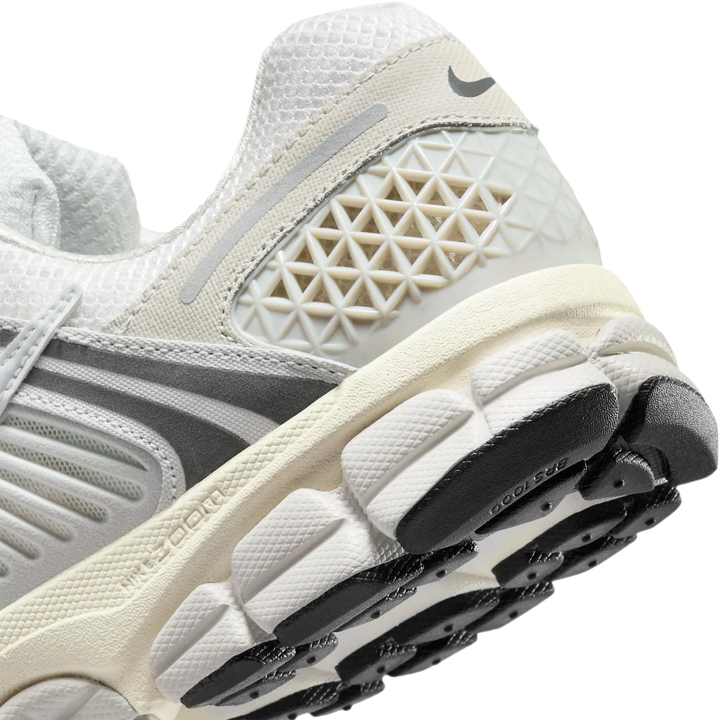 Air Zoom Cushion Runner 5 Platinum Tint