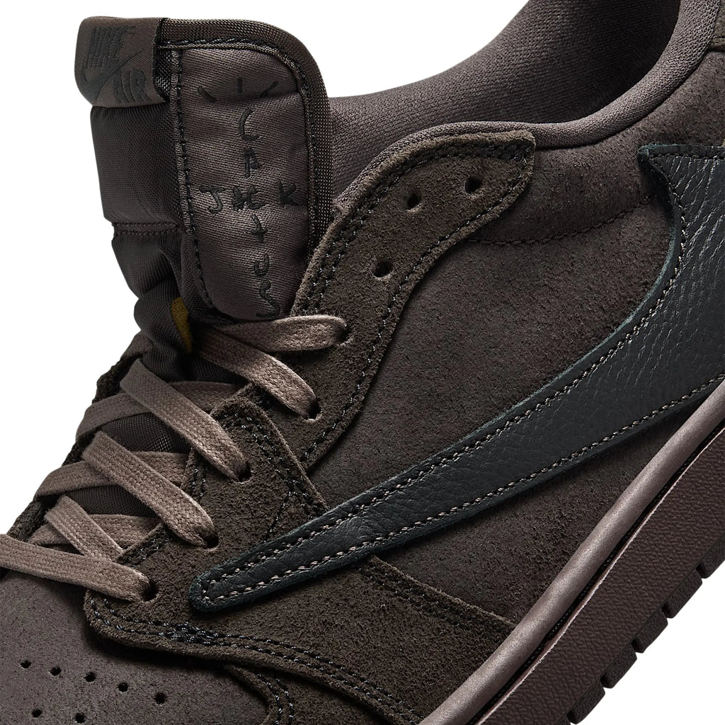 x Retro 1 Low OG SP Velvet Brown