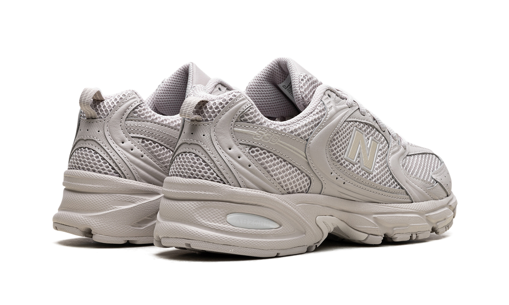 Runner 530 Moonrock Moonbeam
