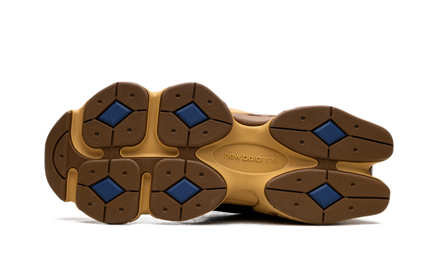Tech 9060 Black Royal Gum